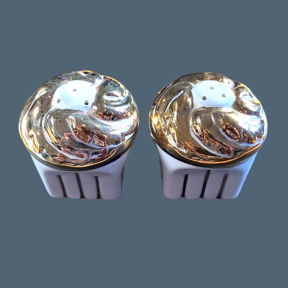 Vtg. Gold & White Ceramic Cupcake Style Salt & Pepper Shakers 2.25" Tall W/Corks